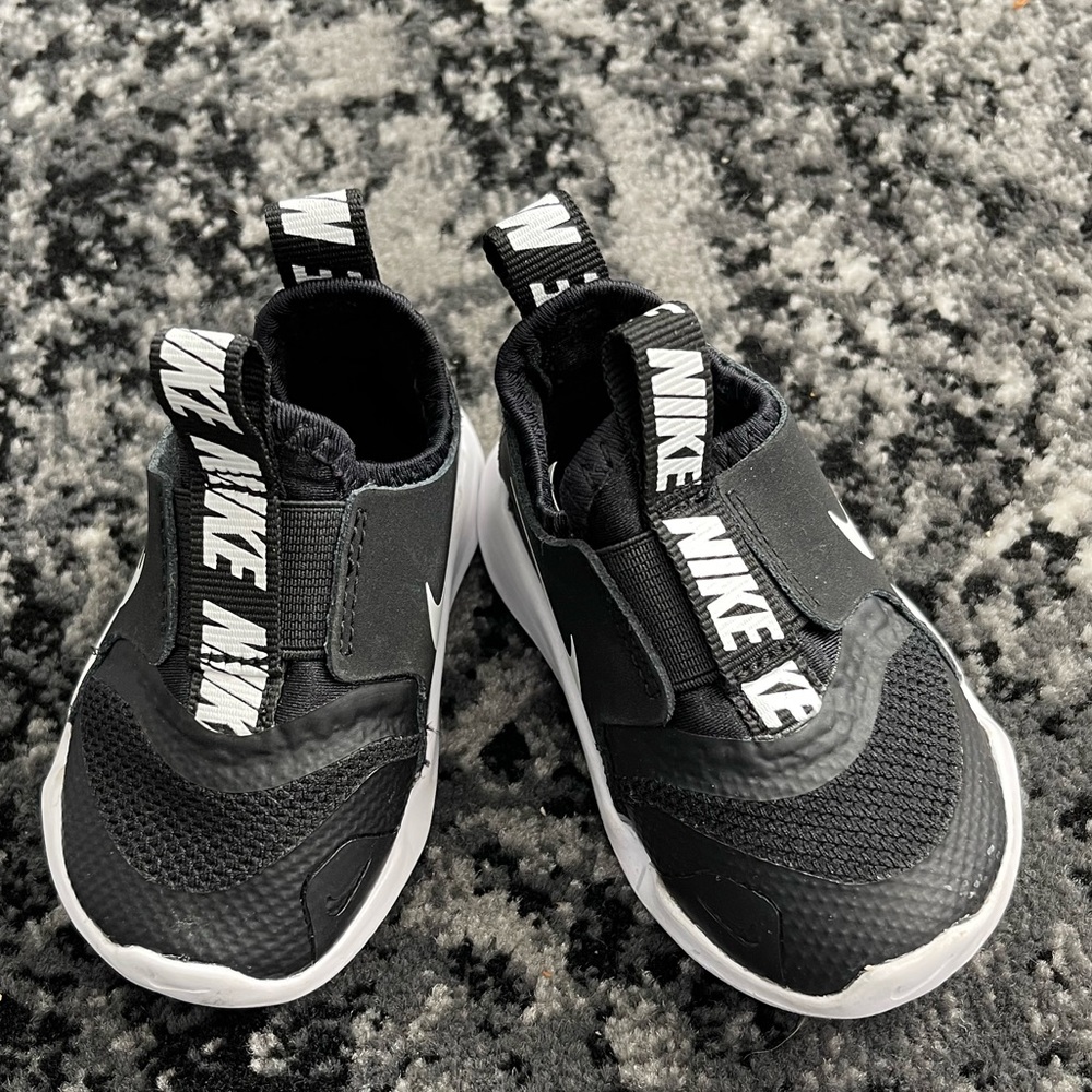 New Baby Nikes (nwot)